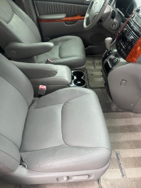 2008 Toyota Sienna Image 13