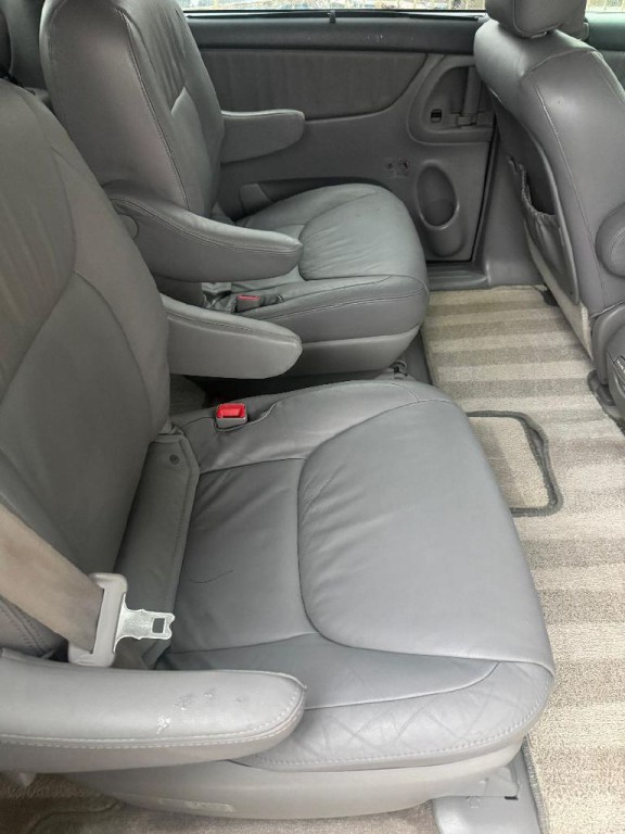 2008 Toyota Sienna Image 19