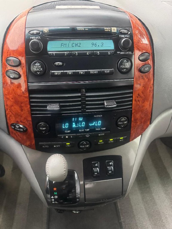 2008 Toyota Sienna Image 26