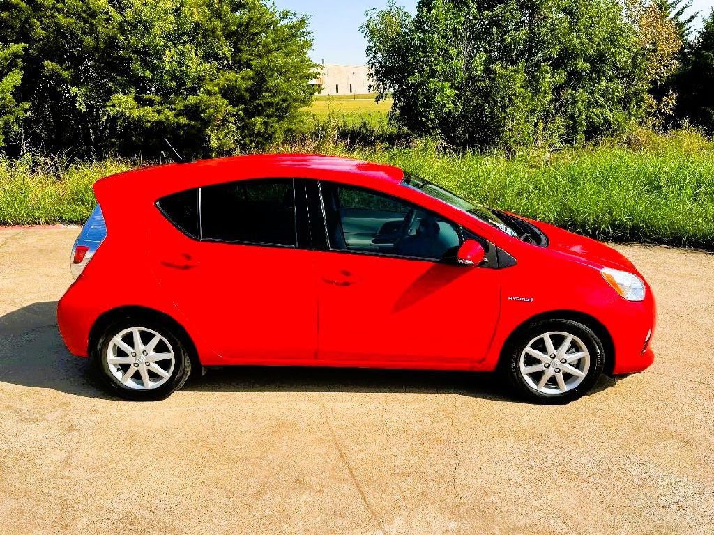 2012 Toyota Prius Image 4