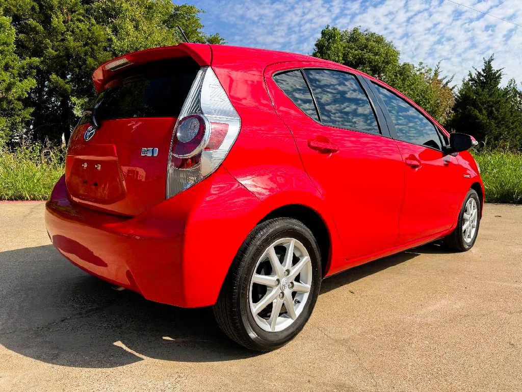 2012 Toyota Prius Image 7