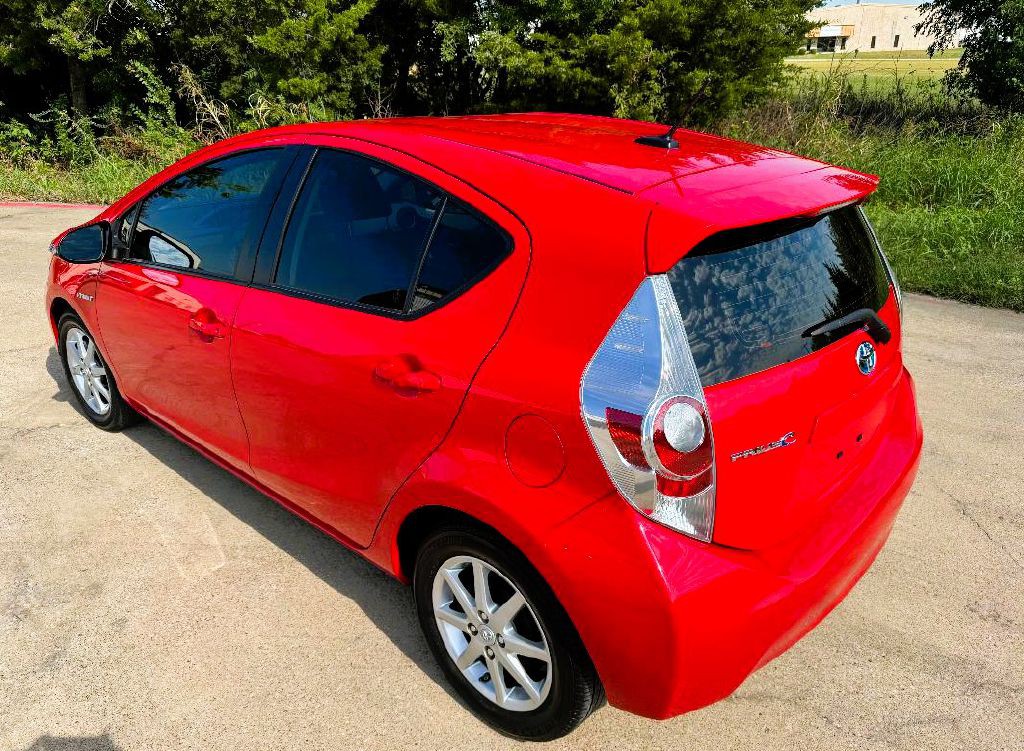2012 Toyota Prius Image 12