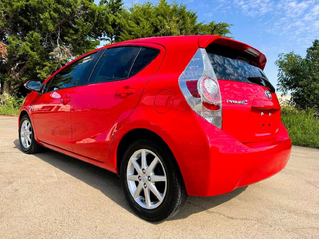 2012 Toyota Prius Image 13