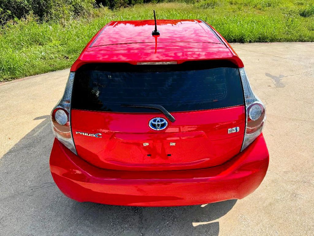 2012 Toyota Prius Image 16