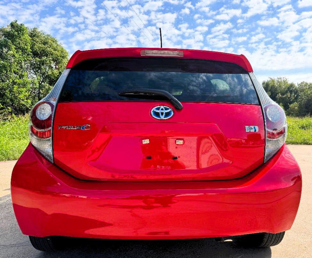 2012 Toyota Prius Image 17