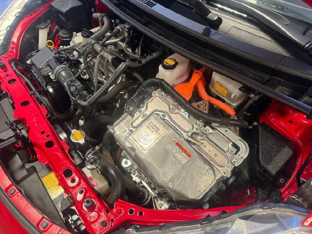 2012 Toyota Prius Image 21