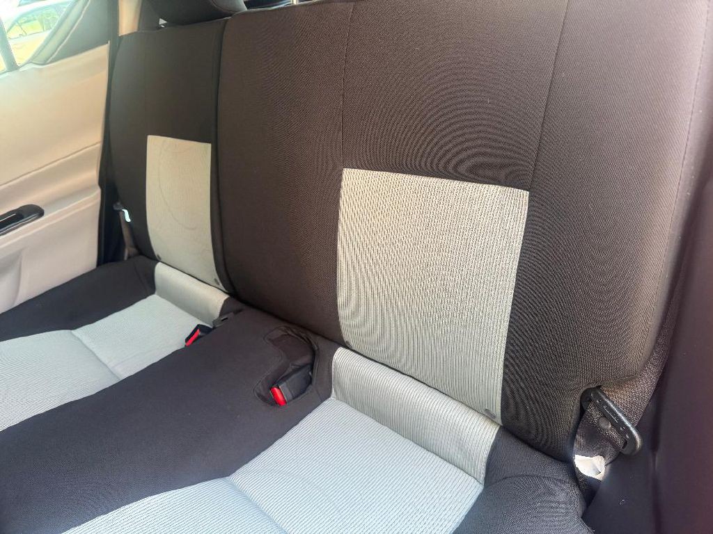 2012 Toyota Prius Image 32