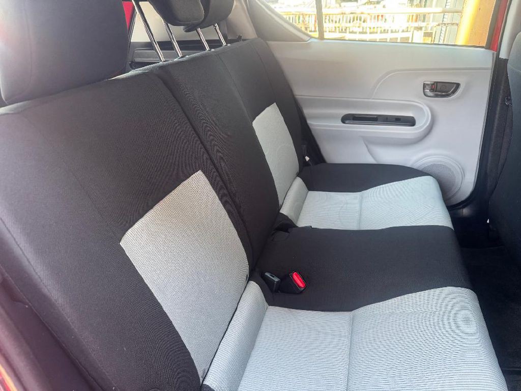 2012 Toyota Prius Image 33