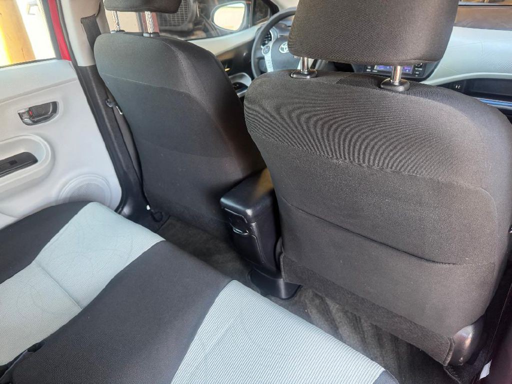 2012 Toyota Prius Image 34