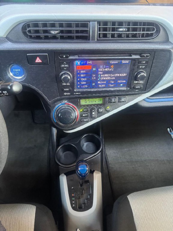 2012 Toyota Prius Image 35
