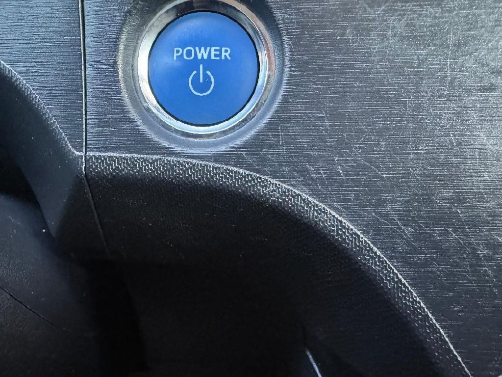 2012 Toyota Prius Image 38