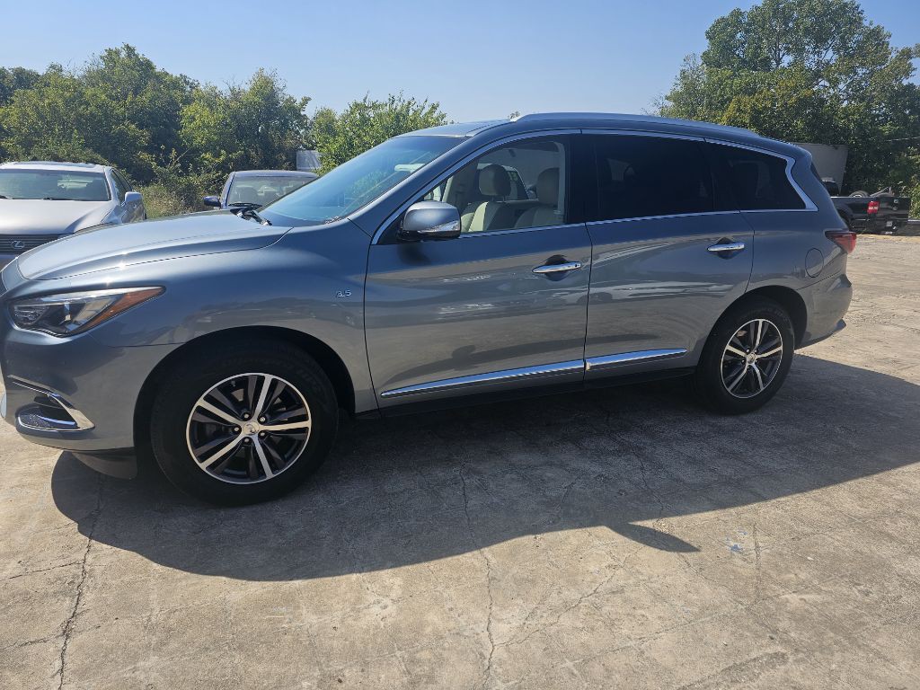 2017 INFINITI QX60 Image 2