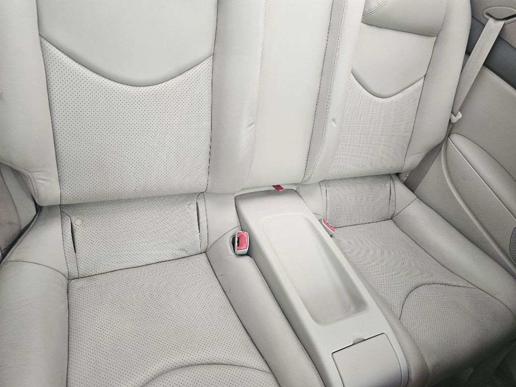 2010 INFINITI G37 Image 10