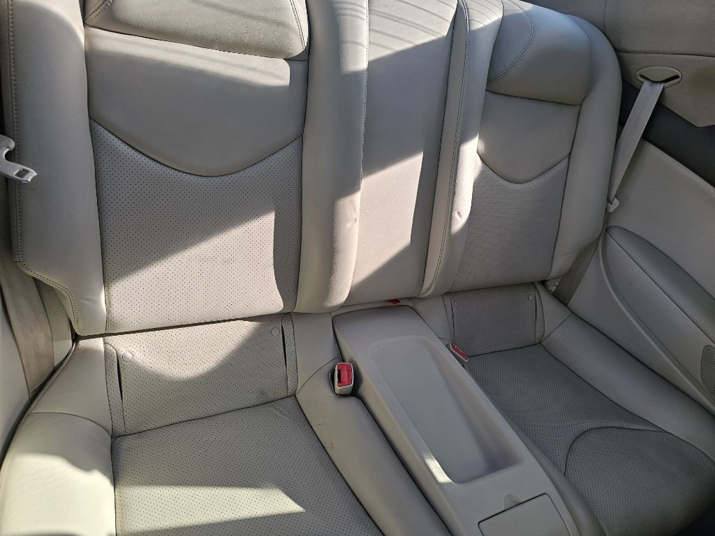 2010 INFINITI G37 Image 11