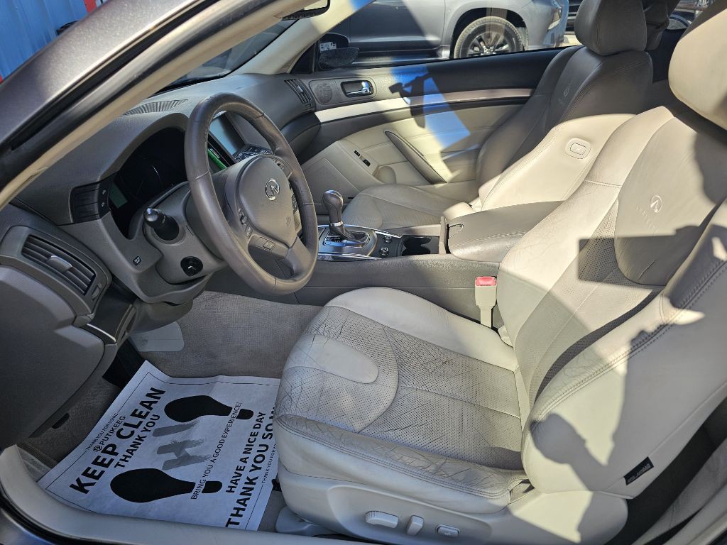 2010 INFINITI G37 Image 16