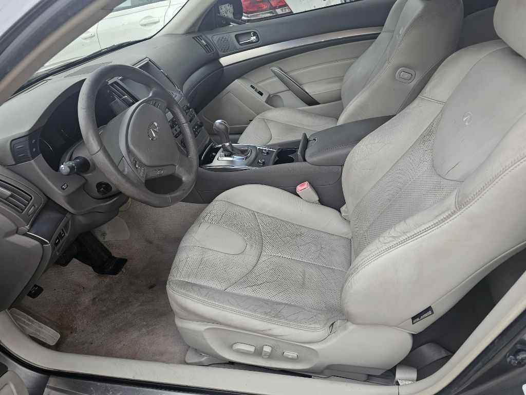 2010 INFINITI G37 Image 6