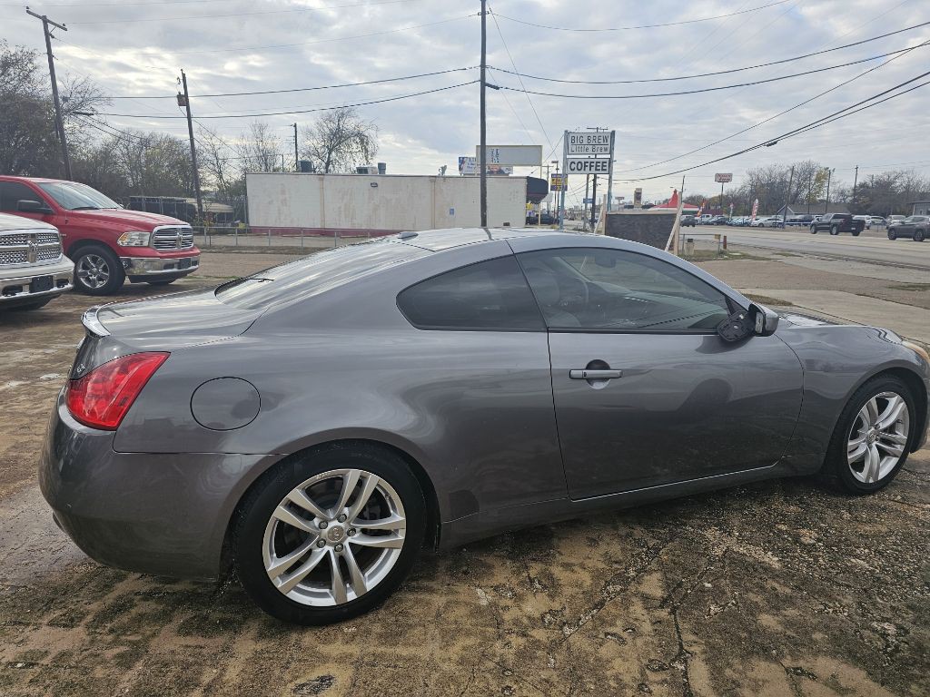 2010 INFINITI G37 Image 7