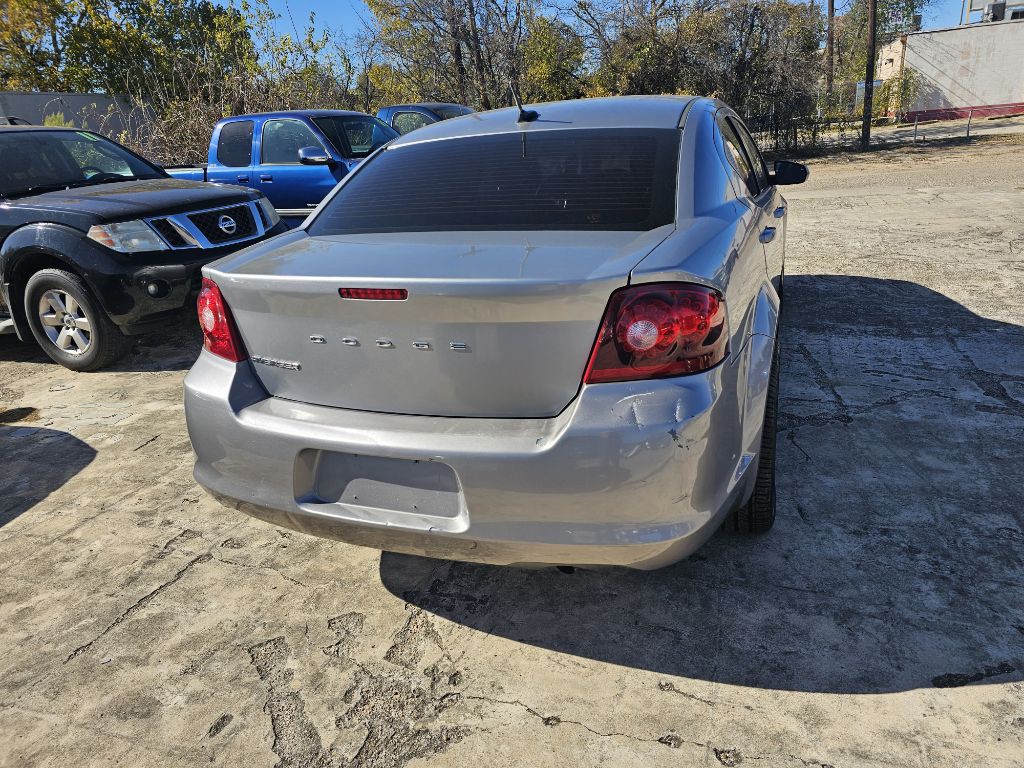 2013 Dodge Avenger Image 10