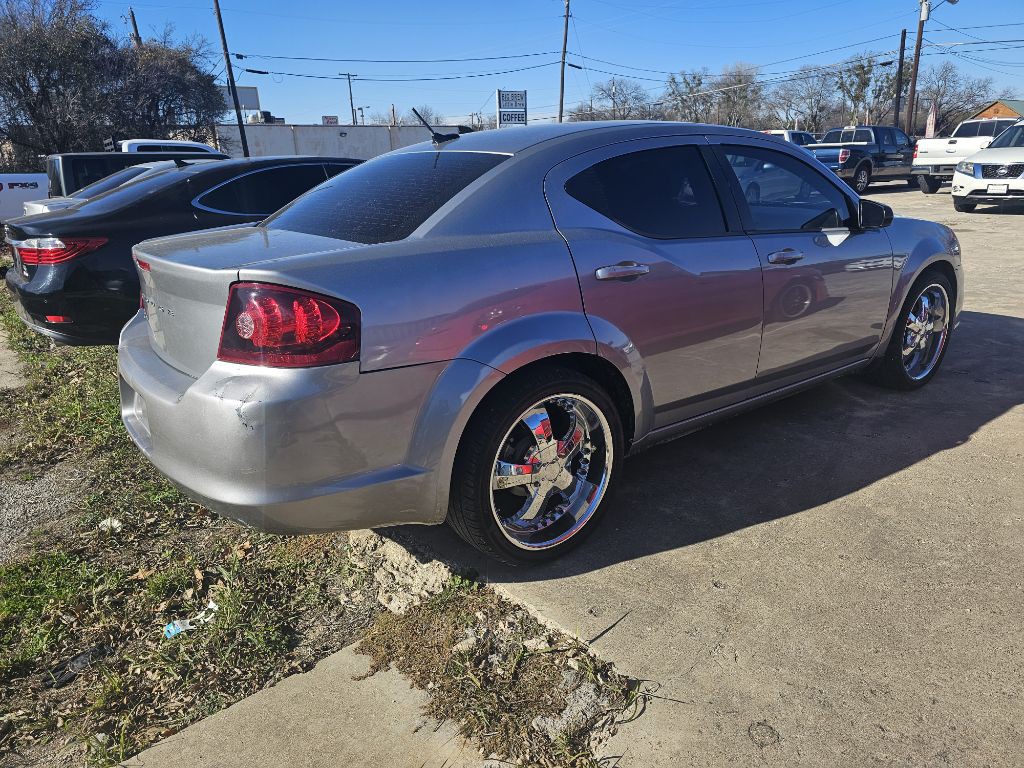 2013 Dodge Avenger Image 3
