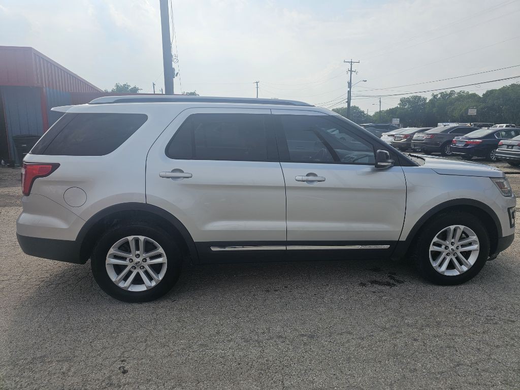 2016 Ford Explorer Image 25