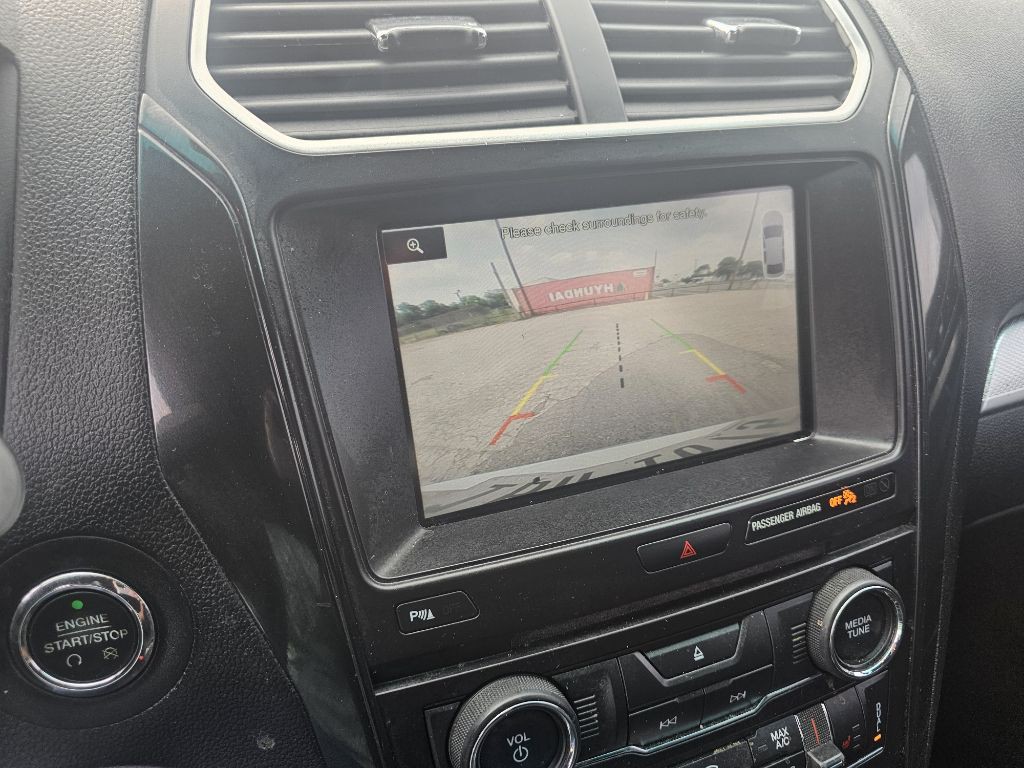 2016 Ford Explorer Image 28