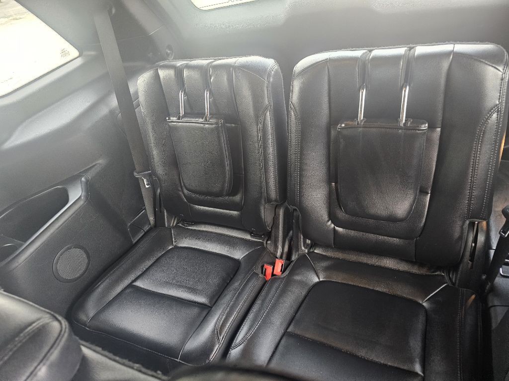 2016 Ford Explorer Image 32