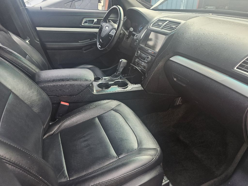 2016 Ford Explorer Image 34