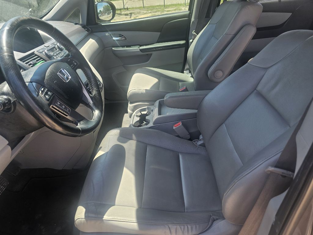 2015 Honda Odyssey Image 9