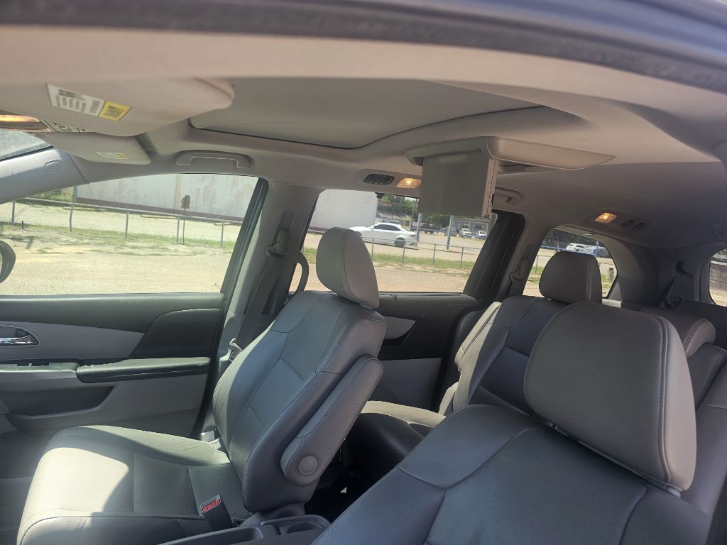 2015 Honda Odyssey Image 11