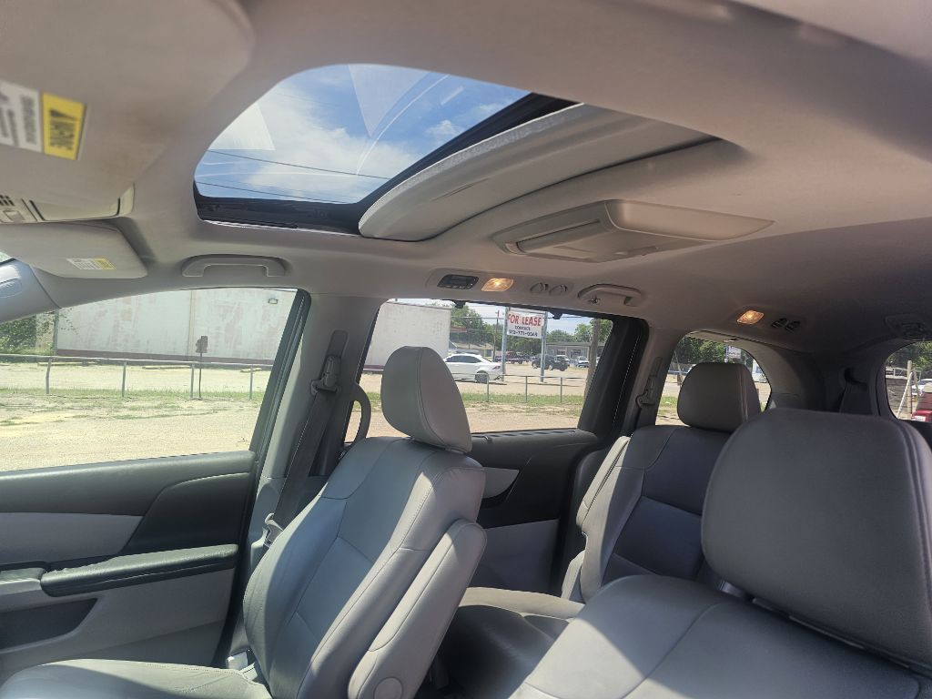 2015 Honda Odyssey Image 12