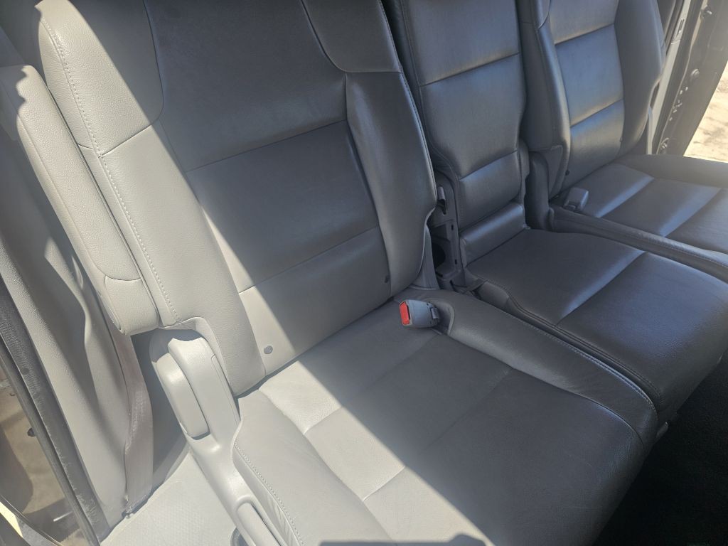 2015 Honda Odyssey Image 16