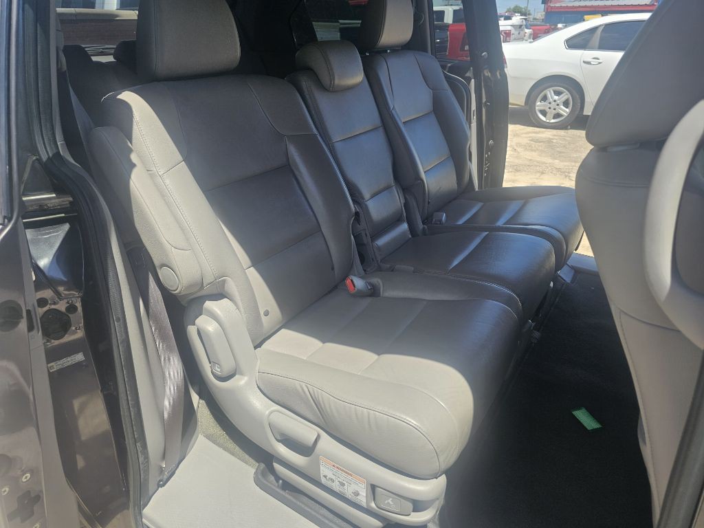 2015 Honda Odyssey Image 18