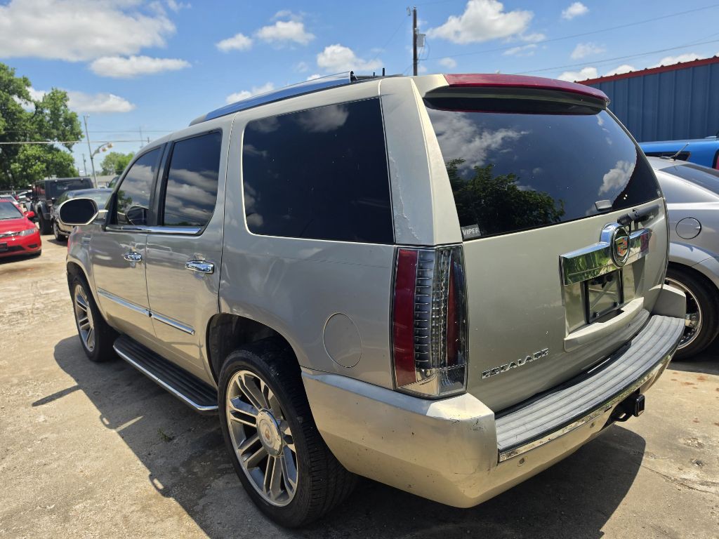 2007 Cadillac Escalade Image 3