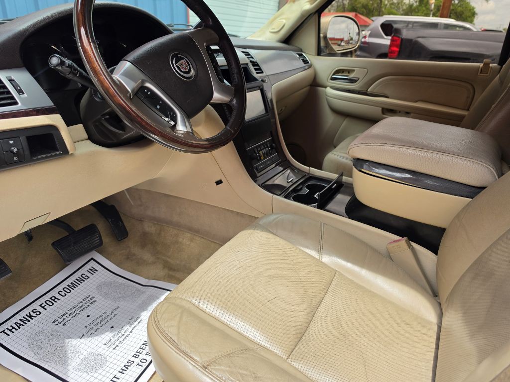 2007 Cadillac Escalade Image 8
