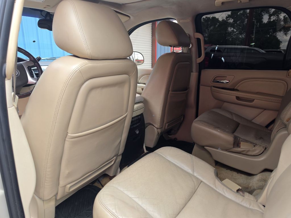 2007 Cadillac Escalade Image 9