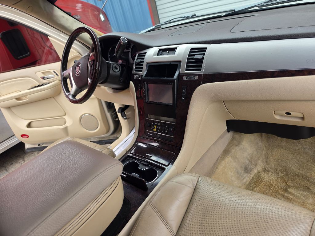 2007 Cadillac Escalade Image 12