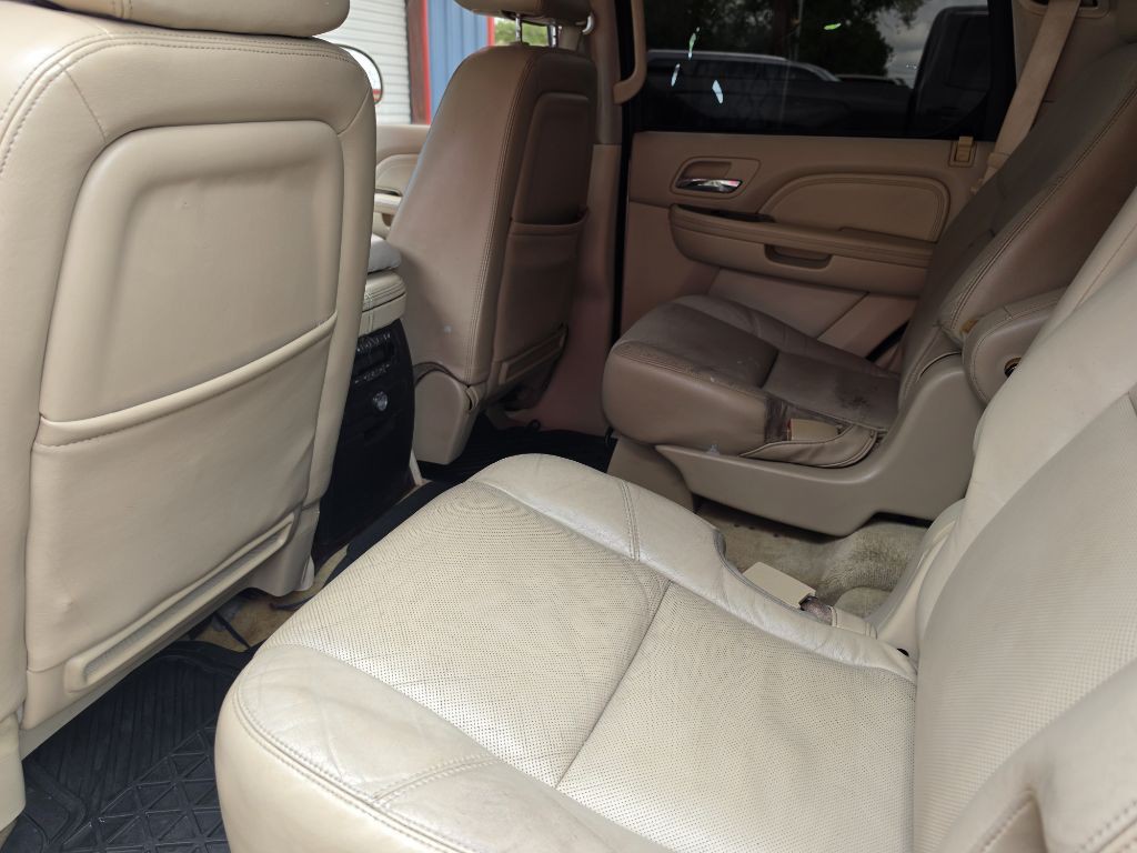2007 Cadillac Escalade Image 14