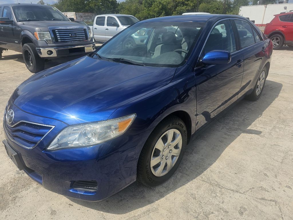 2011 Toyota Camry Image 2
