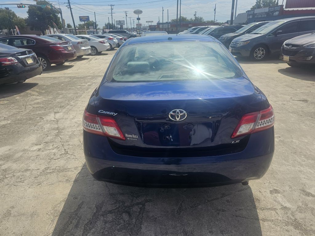 2011 Toyota Camry Image 3