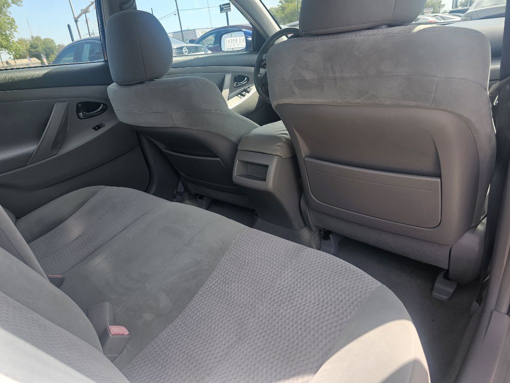 2011 Toyota Camry Image 10