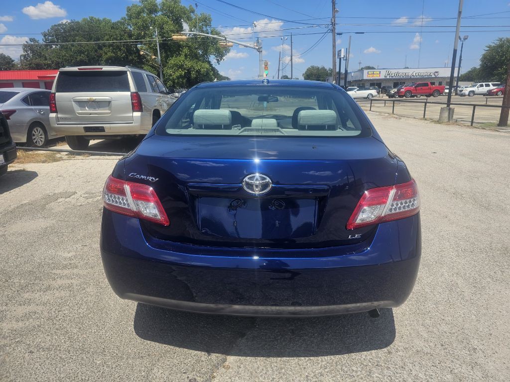 2011 Toyota Camry Image 13