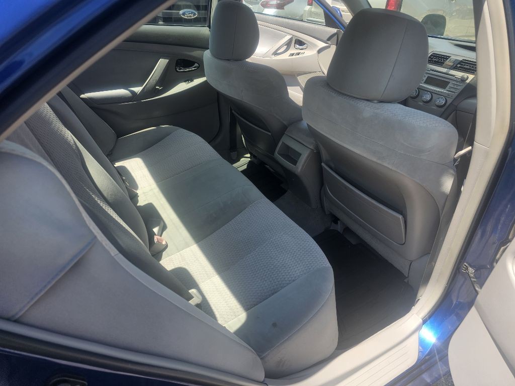 2011 Toyota Camry Image 16