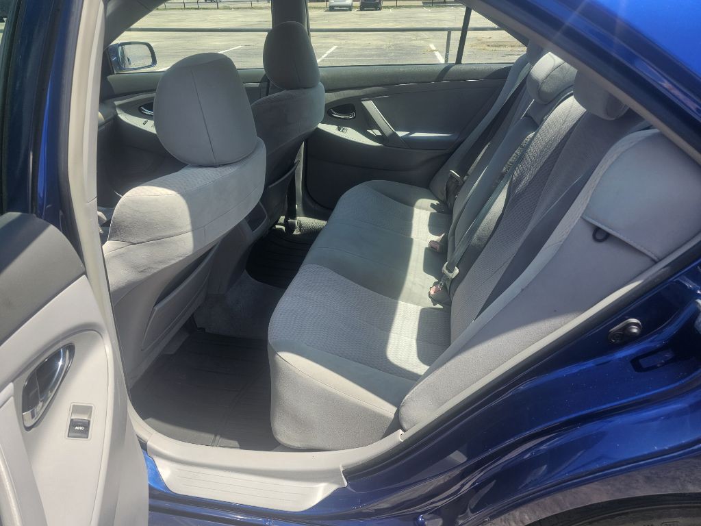2011 Toyota Camry Image 18