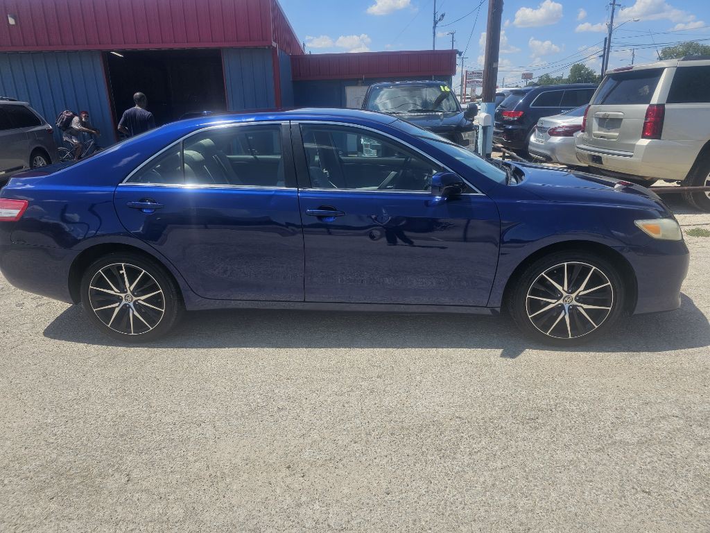 2011 Toyota Camry Image 3