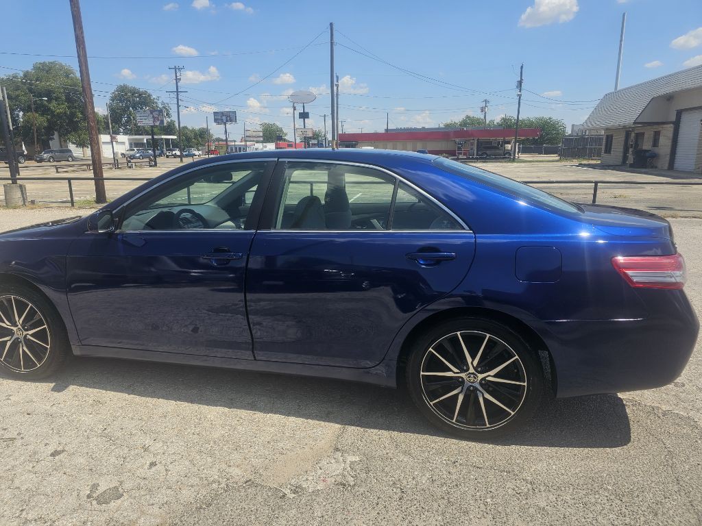 2011 Toyota Camry Image 4