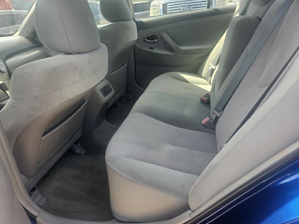 2011 Toyota Camry Image 8