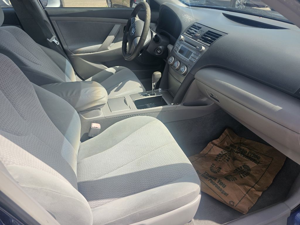 2011 Toyota Camry Image 12