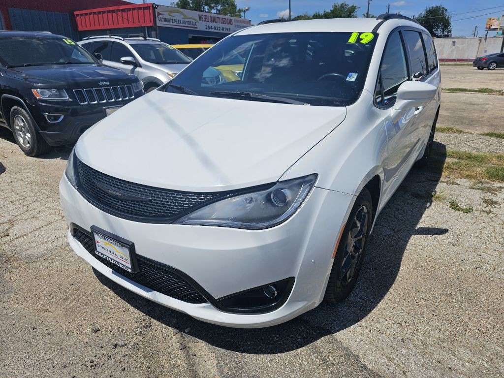 2019 Chrysler Pacifica Image 3