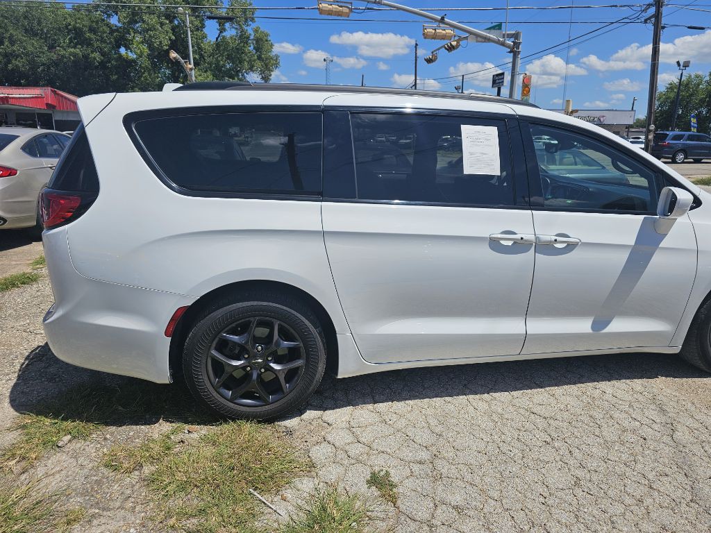 2019 Chrysler Pacifica Image 4
