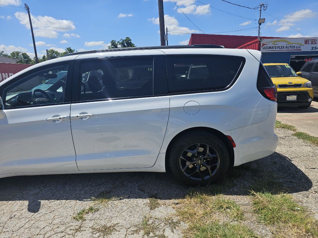 2019 Chrysler Pacifica Image 6